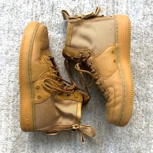 Nike Mid SF AF1 sneaker boot Tan/Camel sz 7.5